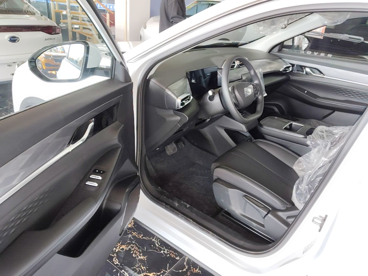 Dongfeng Aeolus SKY EV01 2025 530 km AIR Elite Edition — снимка 18