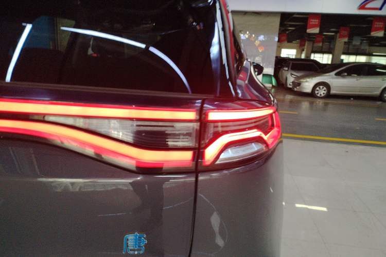 Used BYD Tang New Energy 2019 EV600D Four-Wheel Drive Smart Connectivity Leading Model Exterior 1