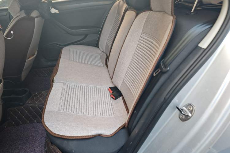 Used Volkswagen Jetta 2013 1.6L Manual Fashion Edition