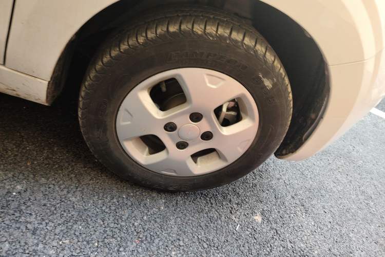 Used Roewe Clever 2021 302 km New Four-Seater Super-Efficient Version
