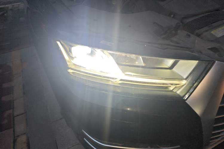 Used Audi Q7 2018 40 TFSI Comfort Model