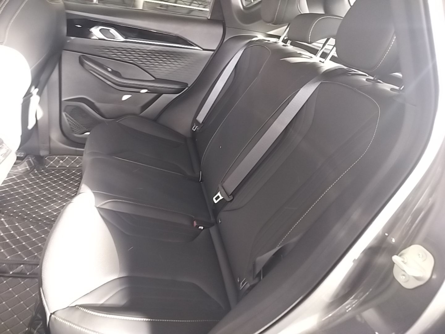 Geely Auto Coolray 2025 Bin Yue L 1.5T DCT Starlight Edition — снимка 20