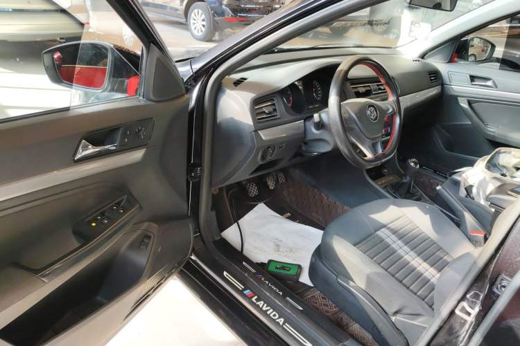 Used Volkswagen Lavida 2019 Lavida Start 1.5L Manual Fashion Edition China VI Standard
