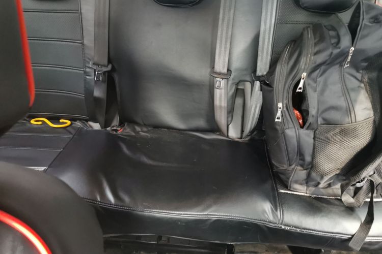 Used Ford Transit 2019 2.0T Diesel Multi-Purpose Commercial Vehicle Mid-Drive Mid-Roof 6-Seater China VI Standard