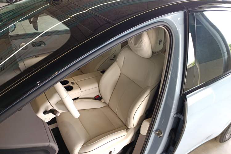 Used Li Auto i8 2025 Model Standard Version
