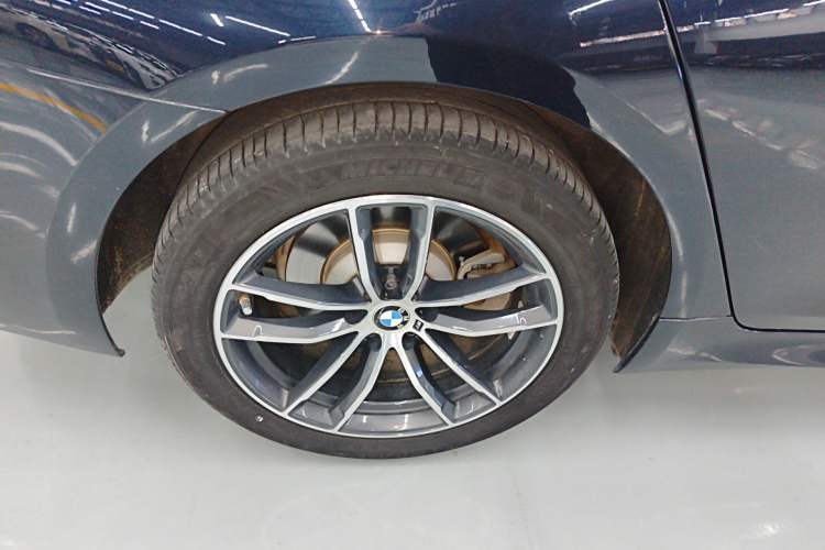 Used BMW 5 Series 2022 Restyled 525Li M Sport Package Exterior 5