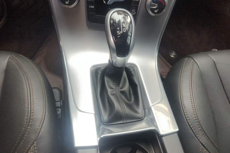 Used Volvo V60 2017 Cross Country T5 AWD China V Standard