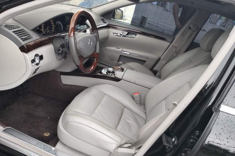 Used Mercedes-Benz S-Class 2011 S 350 L CGI 4MATIC Left Front Seat