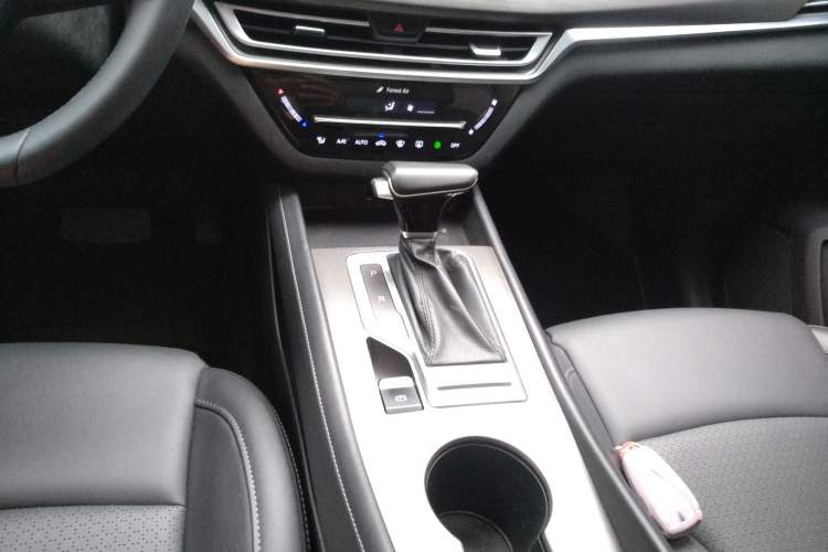 Used CHANGAN CS35PLUS 2019 1.4T DCT CoolLink Blue Whale Edition Gear Lever