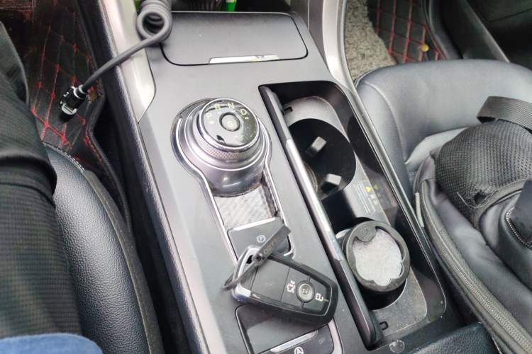 Used Ford Mondeo 2018 EcoBoost 180 Smart Control Fashion Model China VI Standard Gear Lever