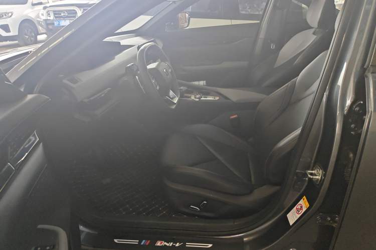 Used CHANGAN UNI-V 2022 1.5T Prestige Version
