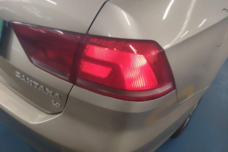 Used Volkswagen Santana 2015 1.6L Manual Comfort Edition