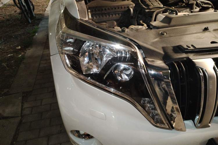 Used Toyota Prado 2017 2700 VX Nine Airbags Underbody Mount – Middle East Version Right Front Headlight