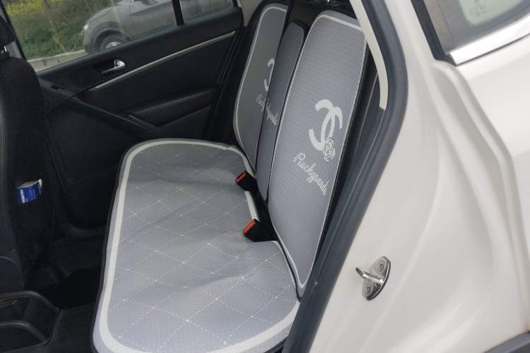 Used Volkswagen Tiguan 2015 1.4TSI Manual Two-Wheel Drive BlueMotion Edition Left Rear Seat