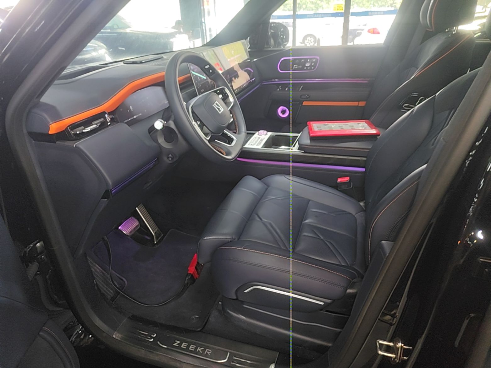 Zeekr 9X 2025 Moon Black Edition 70kWh — снимка 17