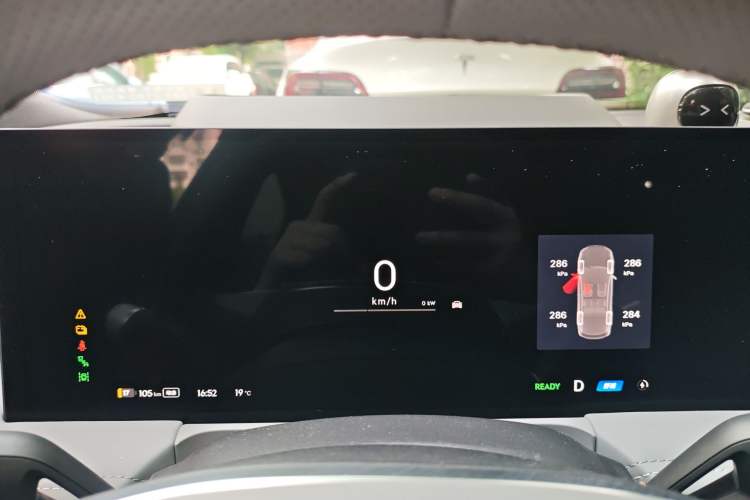 Used Geely Galaxy E8 2024 665 km Range Rear-Drive Starship Long-Range Version Instrument Cluster