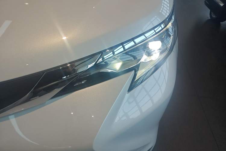 Used Toyota SIENNA 2023 2.5L Hybrid Comfort Edition Left Front Headlight