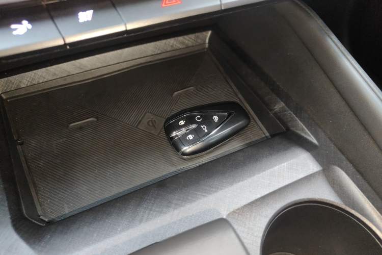 Used Changan UNI-V 2024 1.5T Smart Navigation Version