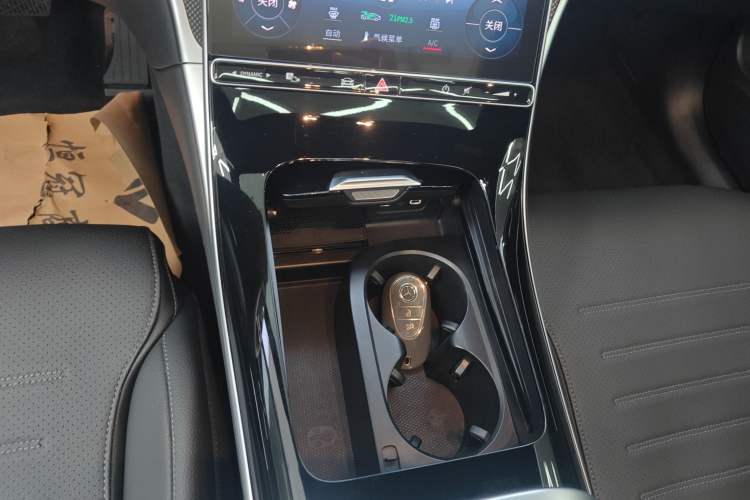 Used Mercedes-Benz C-Class 2022 Restyled C 260 L Sport Edition Gear Lever