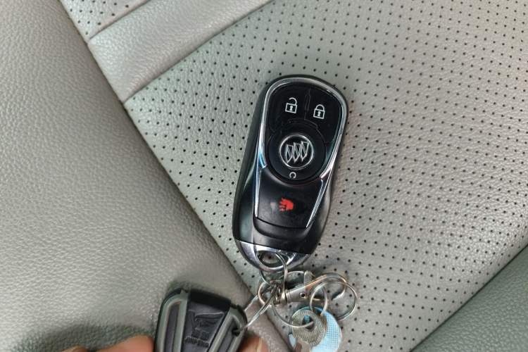 Used Buick GL8 2017 ES 28T Comfort Model China V Standard
