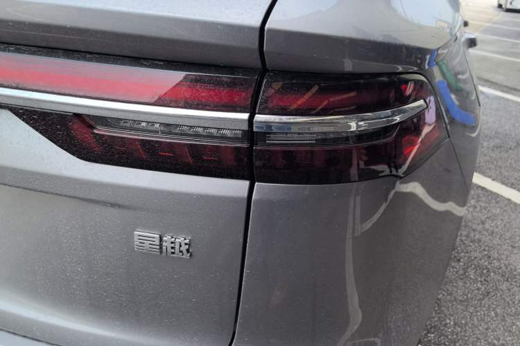 Used Geely Auto Monjaro L 2025 Dongfang Yao 2.0TD Automatic Lanxing Edition Right Rear Taillight