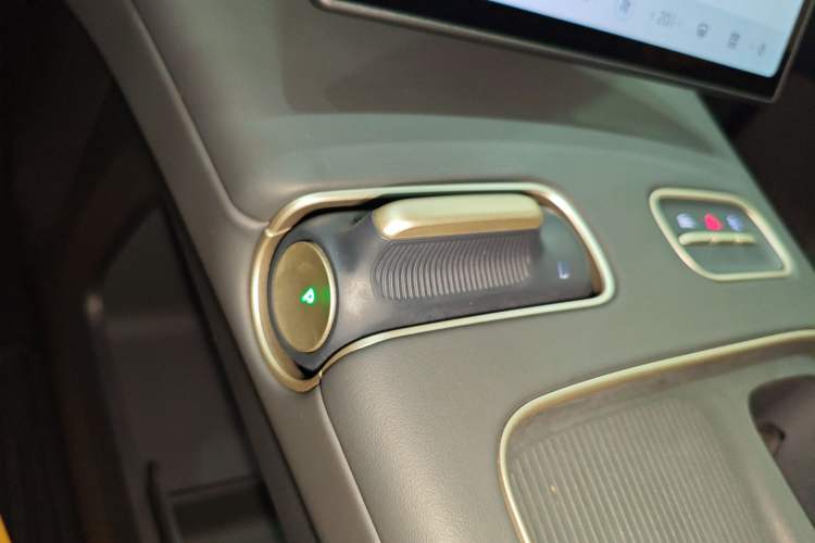 Used Nio ES8 2024 100kWh Signature Edition
