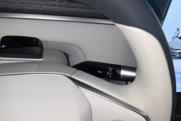 Used ONVO Luxeed L90 2025 Model—Max Six-Seater Version