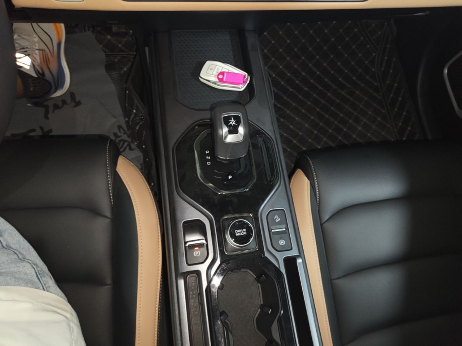 Geely Auto icon 2023 1.5TD Chocolate Smoothie Edition — снимка 16
