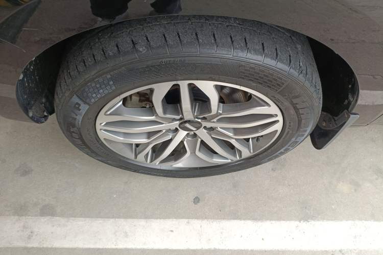 Used Wey VV5 2017 2.0T Ultra-Luxury Version Left Front Wheel Hub