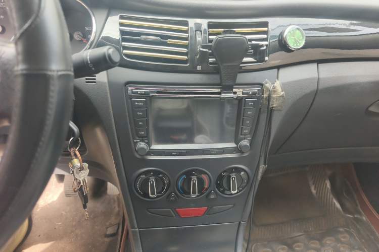 Used Dongfeng Aeolus S30 2013 1.6L Manual Dual-Fuel CNG Model