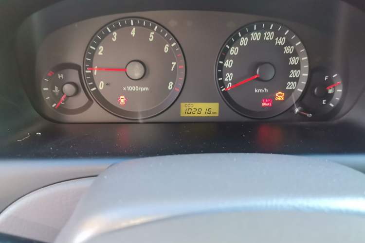 Used Hyundai Elantra 2007 1.6L Manual Comfort Model Odometer Close Up