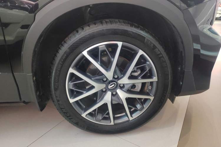 Used GAC Trumpchi GS8 2022 Linghang Series 2.0 TGDI Two-Wheel-Drive Luxury Smart Connectivity Version (7 Seats) Right Rear Wheel Hub