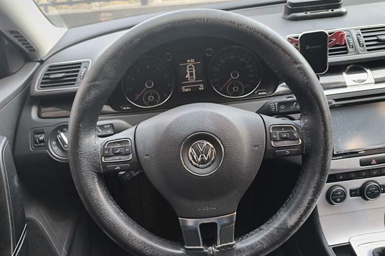 Used Volkswagen Magotan 2013 1.8TSI Prestige Model Steering Wheel