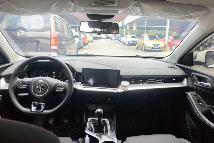 Used MG 5 2023 180 DVVT Manual Fashion Edition
