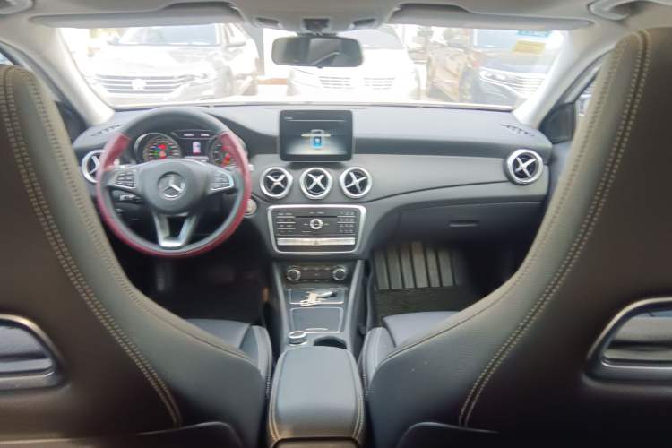 Used Mercedes-Benz GLA 2017 GLA 220 4MATIC Fashion Model