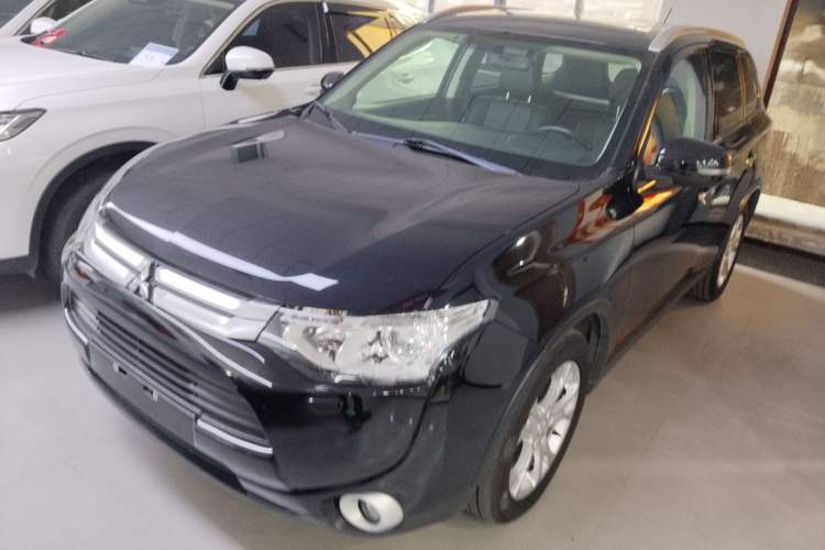 Used Mitsubishi Outlander 2014 2.4L 4x4 Deluxe Value Edition 5 Seats