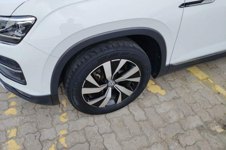 Used Volkswagen Tayron 2022 280TSI Two-Wheel Drive Luxury Smart Connectivity Version Left Front Wheel Hub