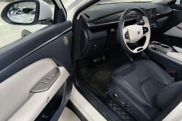 Used ARCFOX Alpha T5 2024 520 PRO Driver Seat