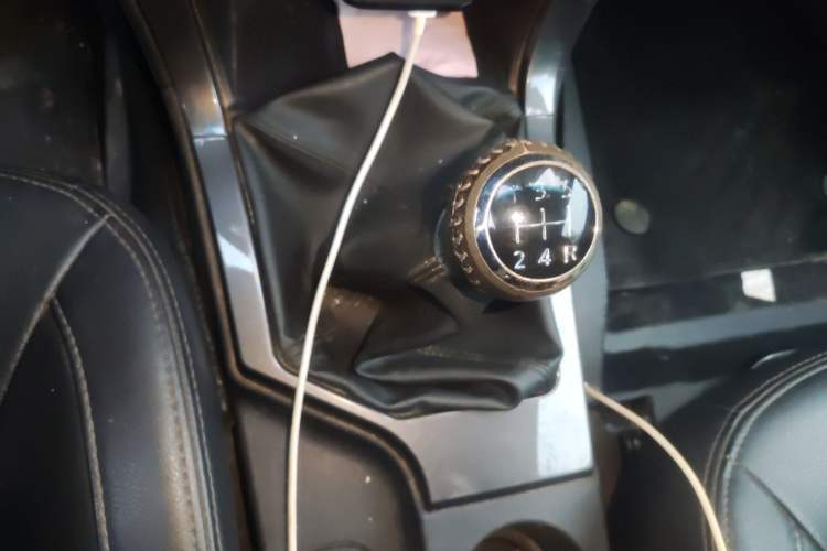 Used Great Wall Wingle 5 2017 2.0T European Version Diesel Two-Wheel Drive Advanced Large Double-Cab GW4D20E
