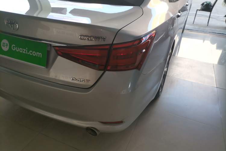 Used Toyota Crown 2015 2.0T Fashion Edition
