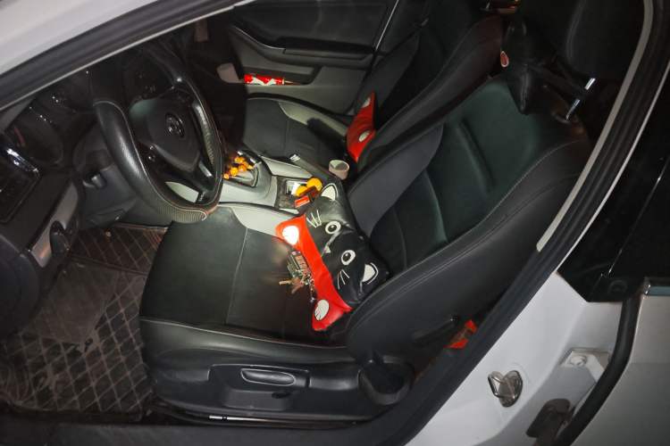 Used Volkswagen Sagitar 2018 1.6L Automatic Comfort Model Left Front Seat