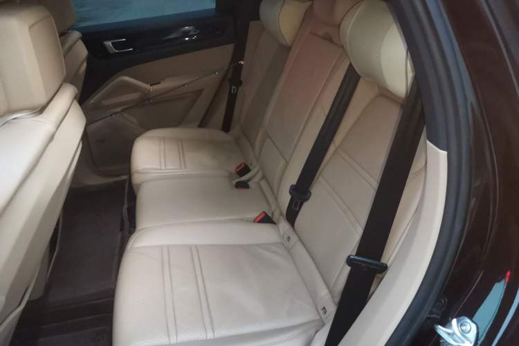 Used Porsche Cayenne 2019 Cayenne 3.0T Left Rear Seat
