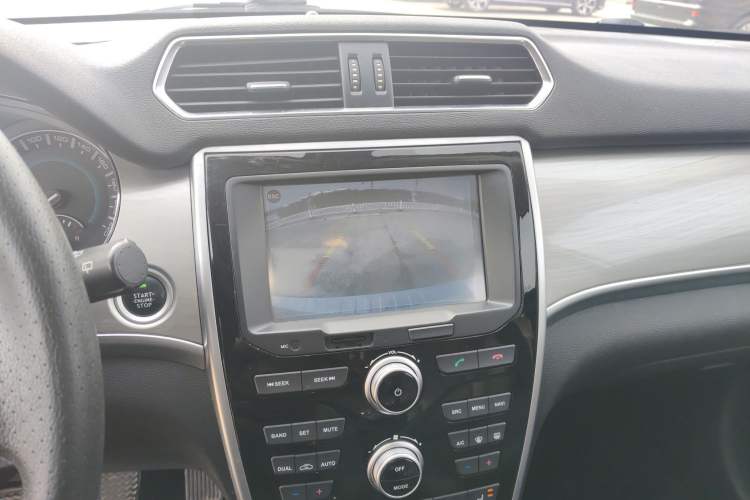 Used Haval H2 2017 Red-Label 1.5T Manual Two-Wheel Drive Luxury Model
