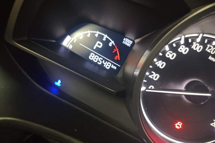 Used Mazda 3 Axela 2017 Hatchback 2.0L Automatic Luxury Model Emission Standard China V Odometer Close Up