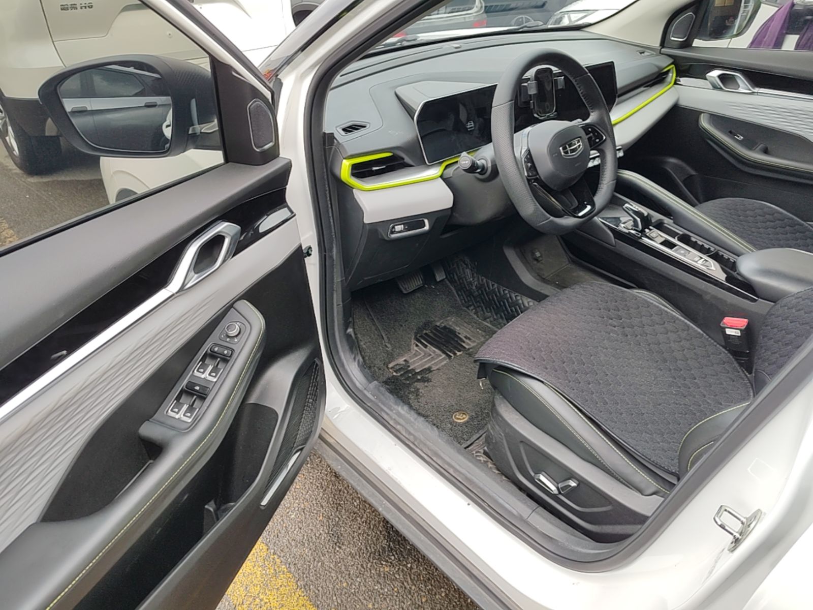 Geely Auto Coolray 2023 Bin Yue COOL 1.5TD DCT Champion Edition — снимка 18