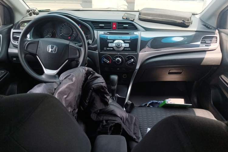 Used Honda Crider 2015 1.8L automatic comfort version Center Console