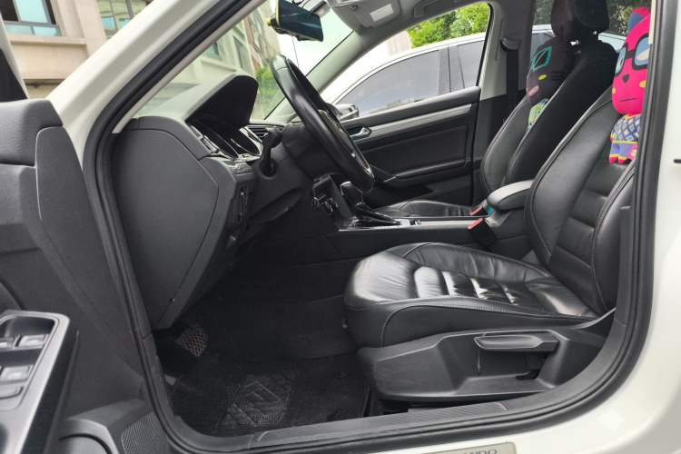 Used Volkswagen Lamando 2015 280TSI DSG Comfort Edition Left Front Seat