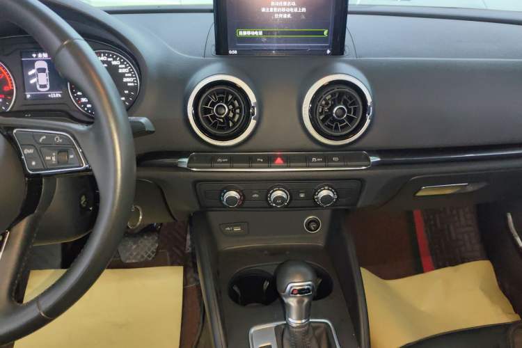 Used Audi A3 2020 Limousine 35 TFSI Fashion Edition China VI Emission Standard