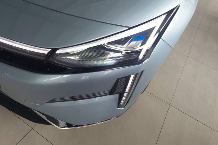 Used Geely Galaxy L6 2025 EM-i 140km Starship Edition
