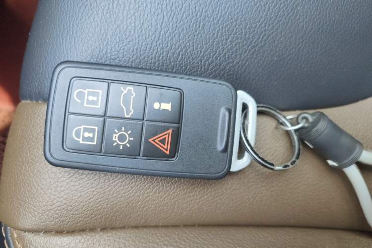 Used Volvo XC60 2015 T5 Smart Upgrade Model Vehicle Key